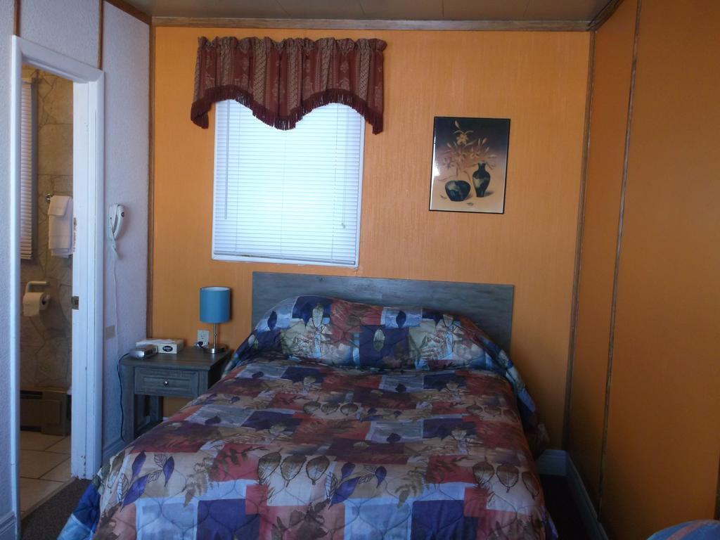 Haileybury Beach Motel חדר תמונה